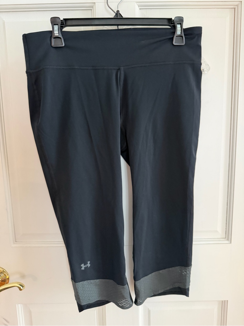 Womens UNDER ARMOUR Tulip Cuff Compression Capris Size Large